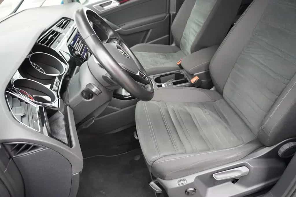 Volkswagen Touran 1.5 TSI DSG Highline LED Navi AHK Kamera 12/2019-photo-8
