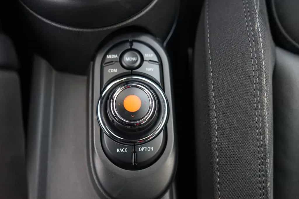MINI Cooper 1.5 Chili LED Navi Sitzheizung PDC 09/2018-photo-17
