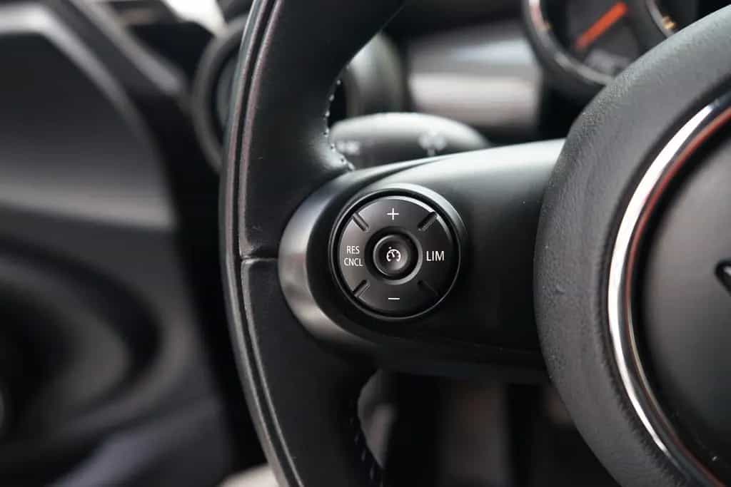 MINI Cooper 1.5 Chili LED Navi Sitzheizung PDC 09/2018-photo-19