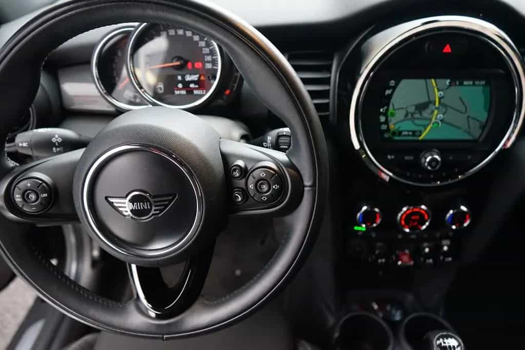 MINI Cooper 1.5 Chili LED Navi Sitzheizung PDC 09/2018-photo-9
