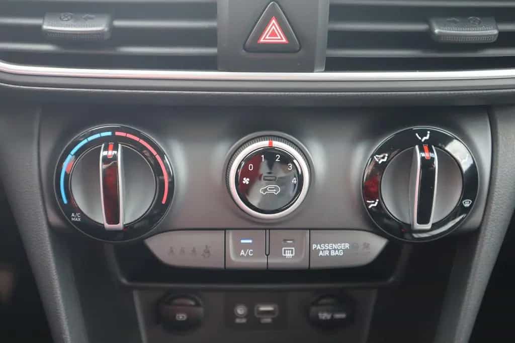 Hyundai KONA 1.0 T-GDI Trend 2WD LED Navi Kamera DAB USB 06/2019-photo-14