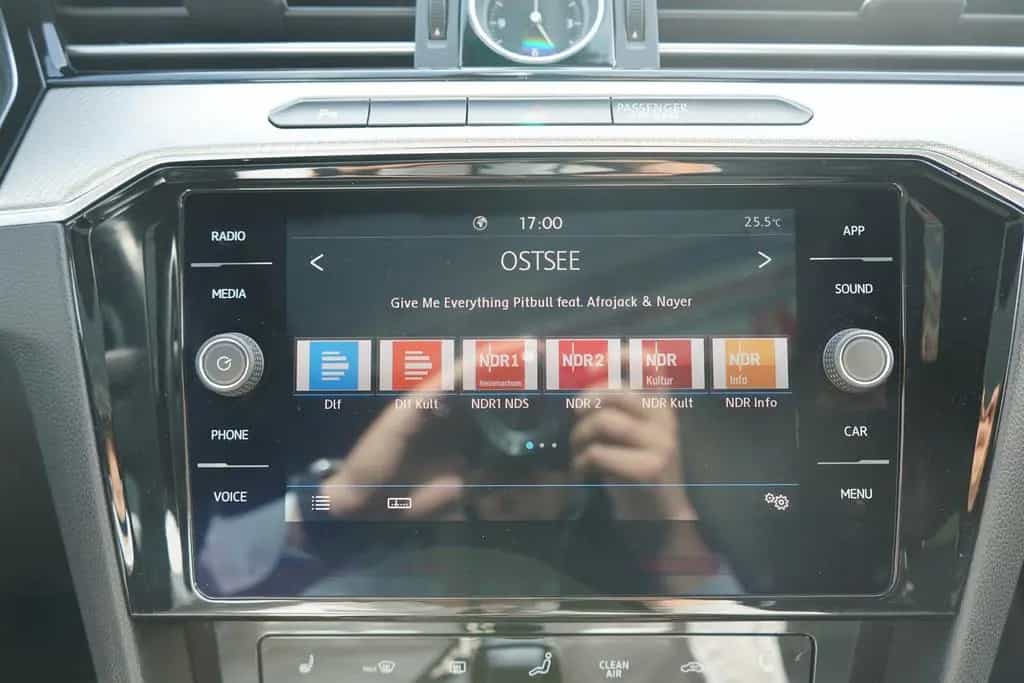 Volkswagen Arteon 2.0 R-Line LED Android Apple Sitzheizung 08/2018-photo-13