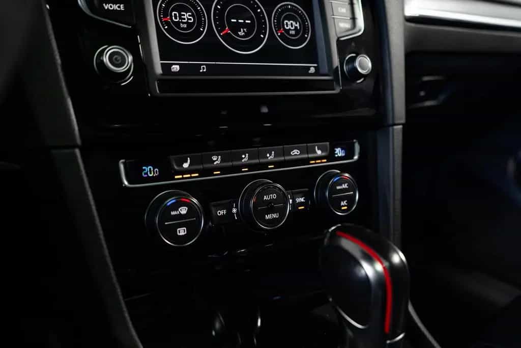 Volkswagen Golf 2.0 TSI GTI Clubsport PANO DYNAUDIO *KW* 05/2016-photo-18