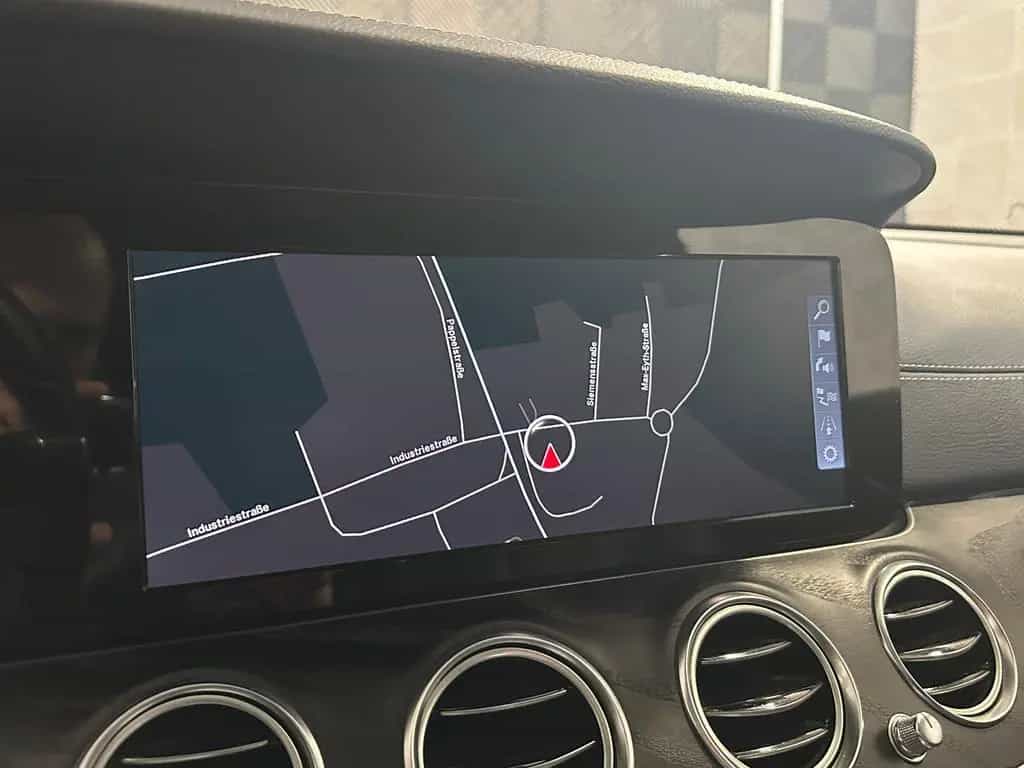 Mercedes-Benz E-Class 200 T*AMG*360°-MULTIBEAM-BURMESTER-ST.HZ-ACC 08/2018-photo-38