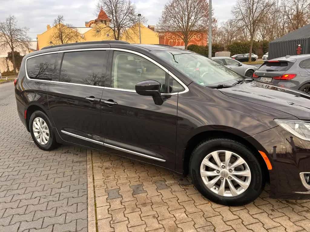 Chrysler Pacifica 07/2017-photo-2