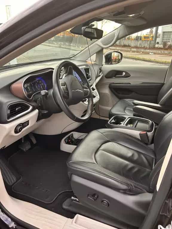 Chrysler Pacifica 07/2017-photo-3