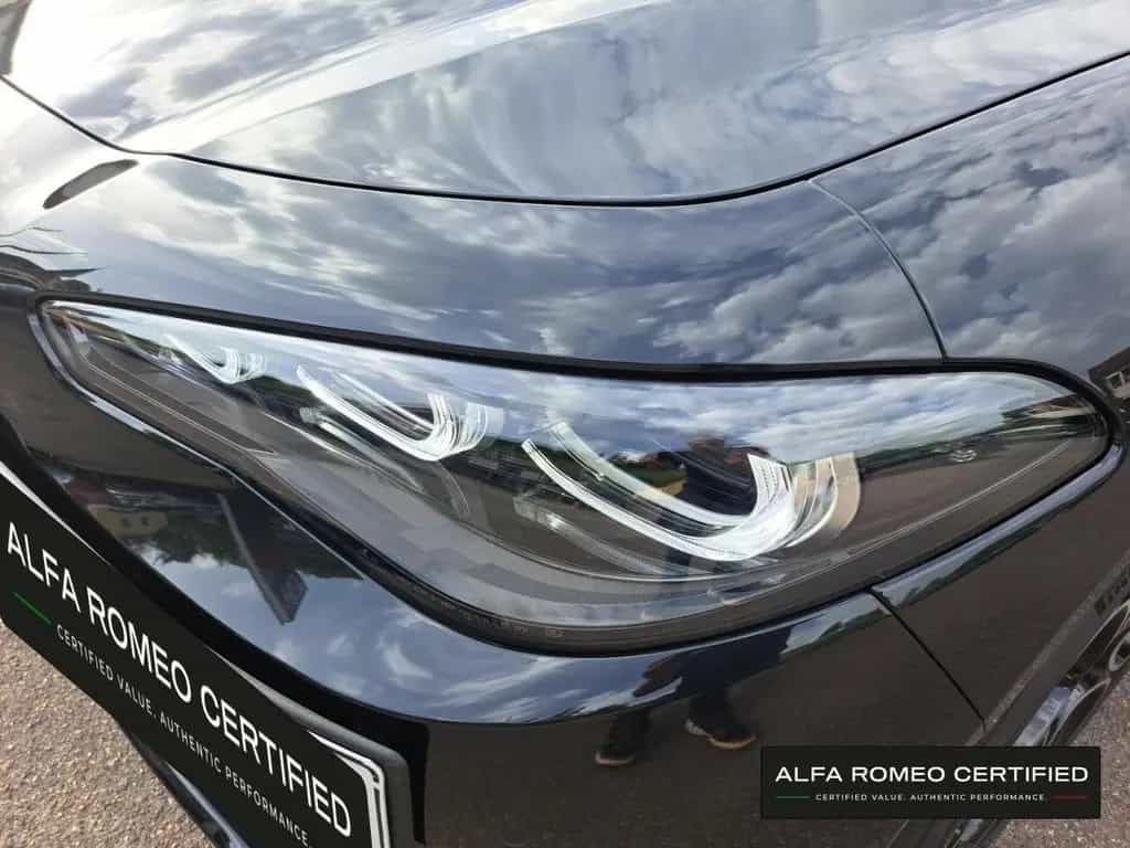 Alfa Romeo Giulia Veloce 2.0 Turbo 16V AT8-Q4 01/2025-photo-13