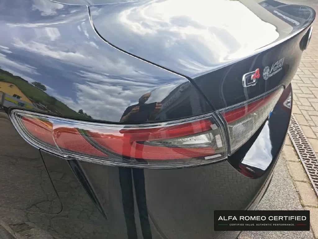 Alfa Romeo Giulia Veloce 2.0 Turbo 16V AT8-Q4 01/2025-photo-14