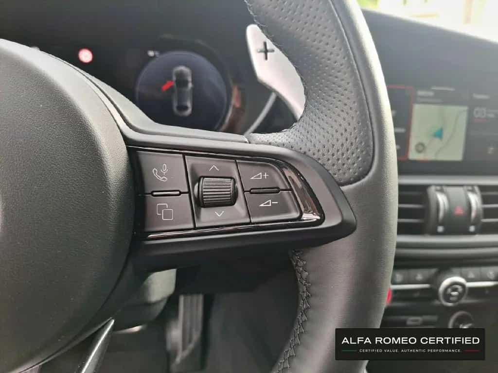 Alfa Romeo Giulia Veloce 2.0 Turbo 16V AT8-Q4 01/2025-photo-19