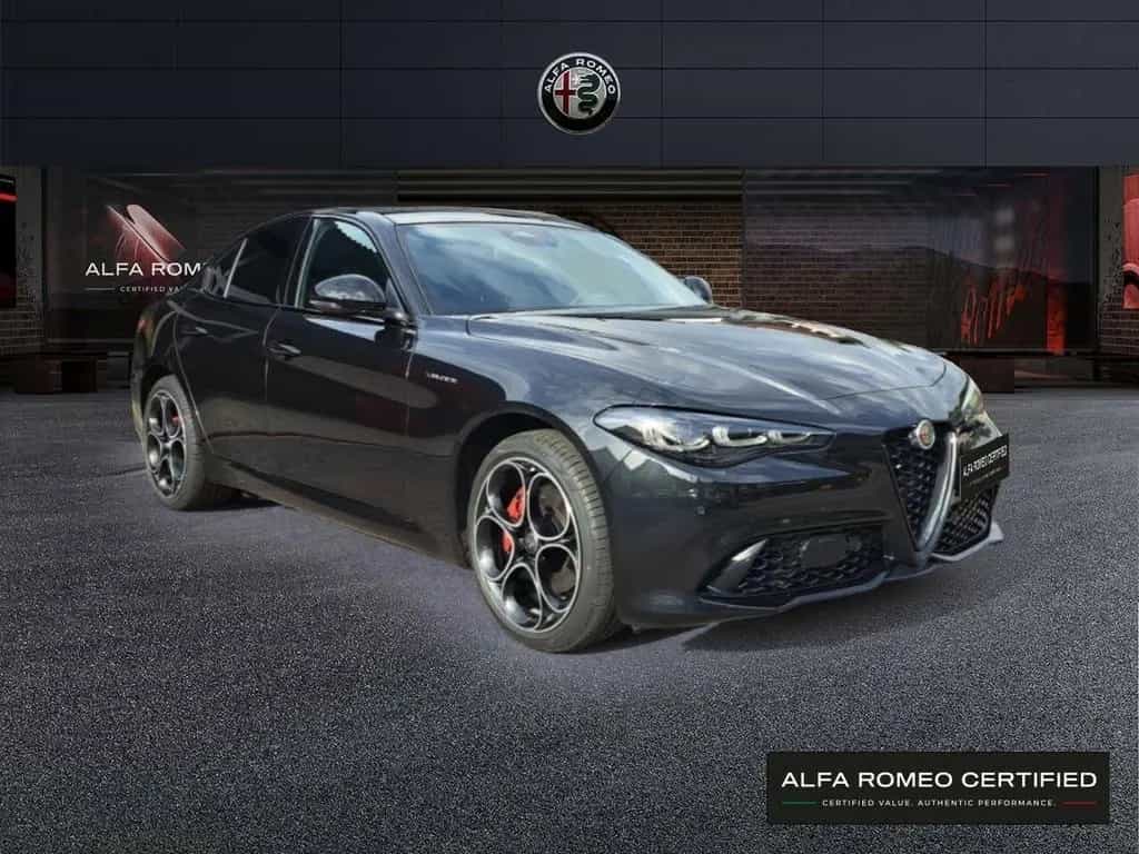 Alfa Romeo Giulia Veloce 2.0 Turbo 16V AT8-Q4 01/2025-photo-2
