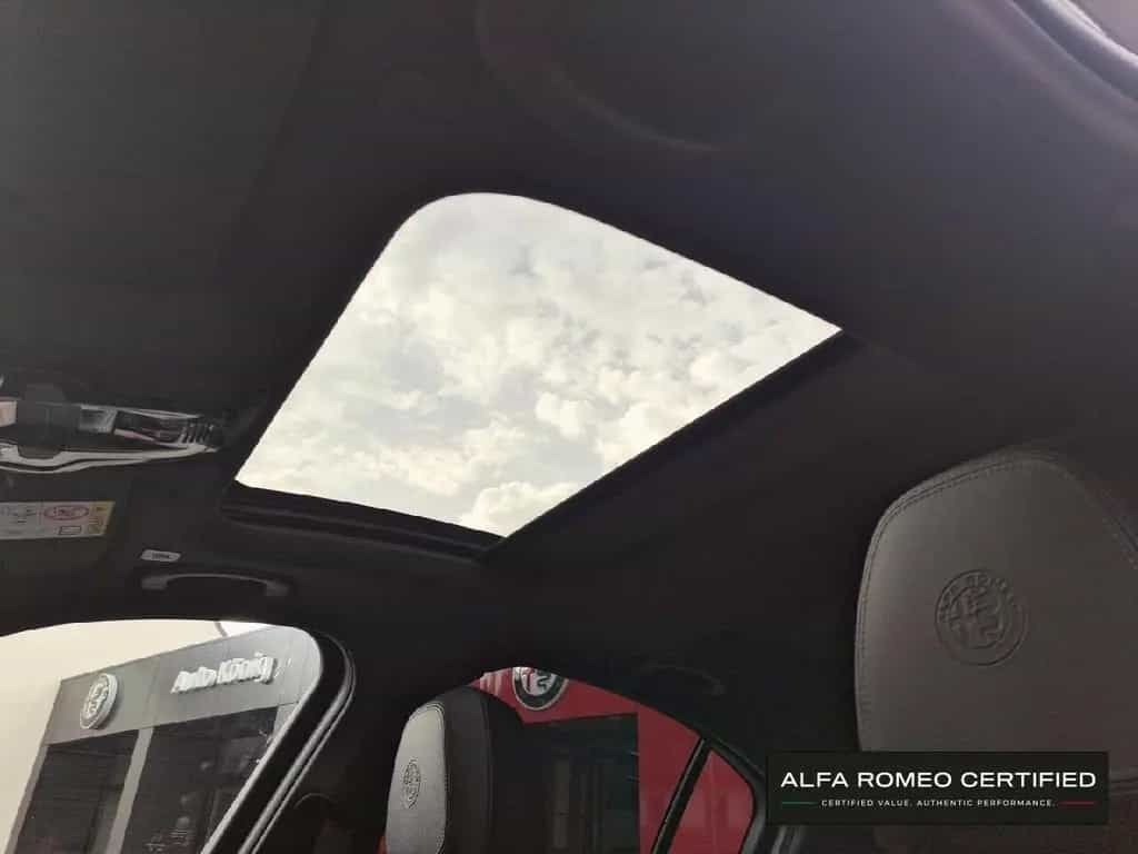 Alfa Romeo Giulia Veloce 2.0 Turbo 16V AT8-Q4 01/2025-photo-20