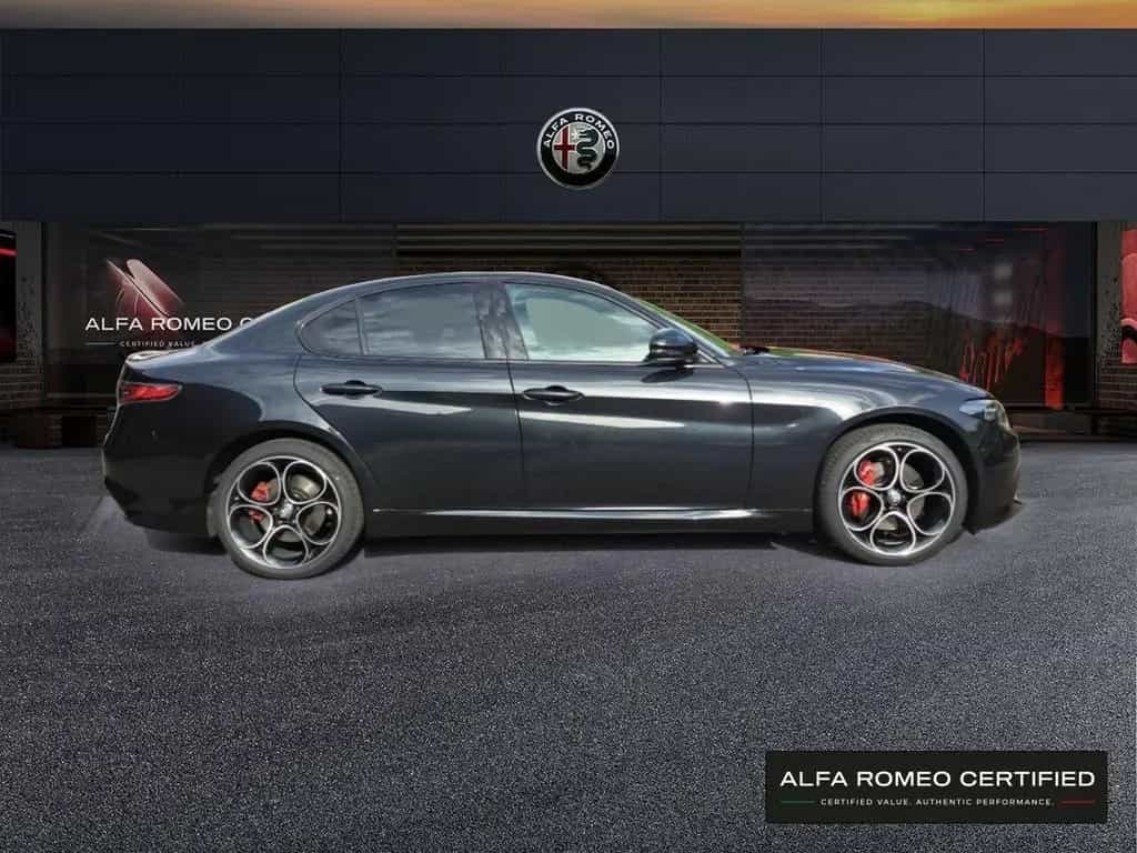 Alfa Romeo Giulia Veloce 2.0 Turbo 16V AT8-Q4 01/2025-photo-3