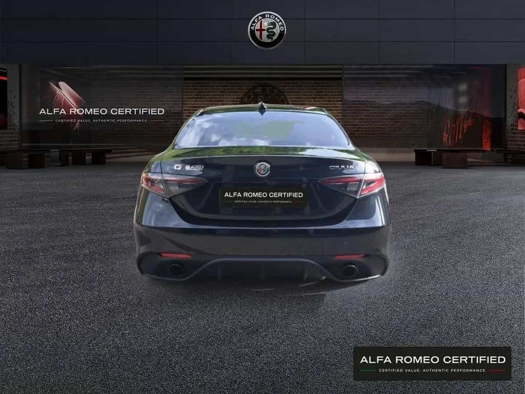 Alfa Romeo Giulia Veloce 2.0 Turbo 16V AT8-Q4 01/2025-photo-4