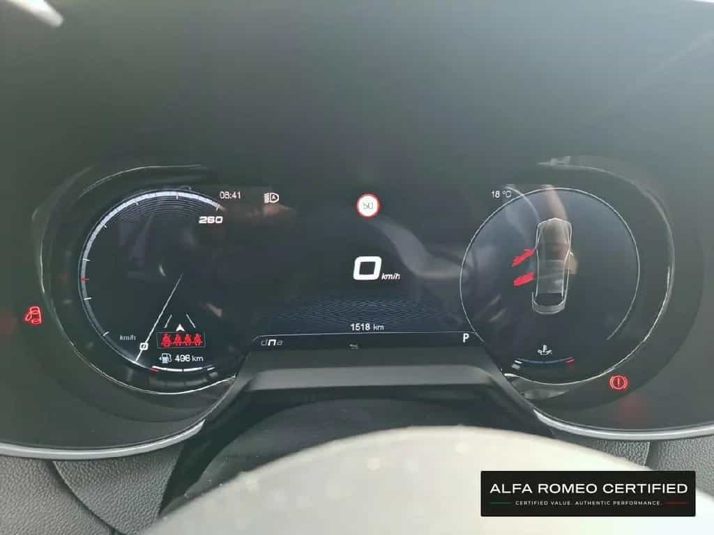 Alfa Romeo Giulia Veloce 2.0 Turbo 16V AT8-Q4 01/2025-photo-9