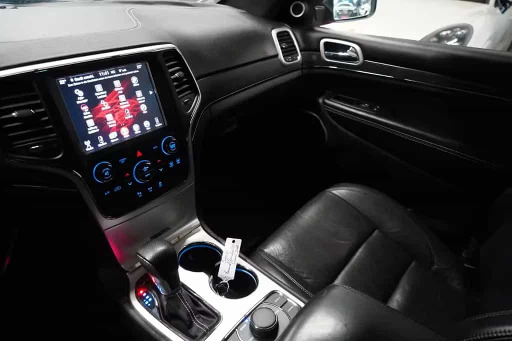 Jeep Grand Cherokee 6.4 V8 HEMI SRT*1Hand*AHK* 10/2016-photo-32