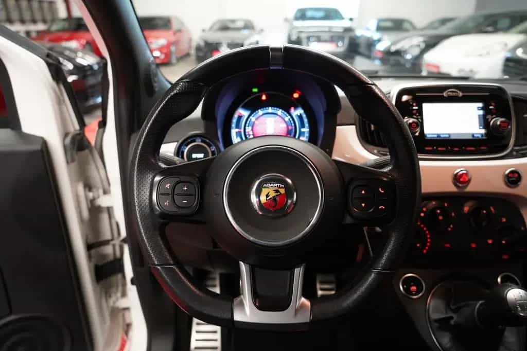 Abarth Cabrio 595 1.4 Turbo Wenig-Km*Bi-Xenon*Navi* 11/2016-photo-17