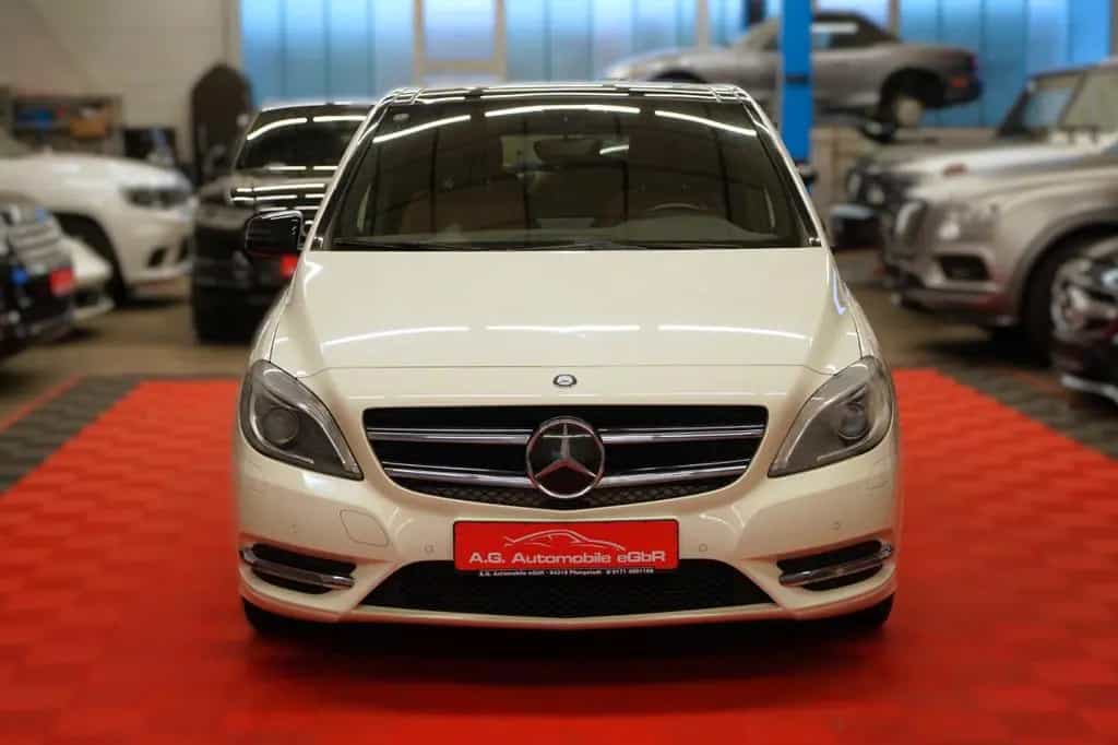 Mercedes-Benz B-Class 180 Aut. 7G Tronic Bi-Xenon*Panorama*AHK* 07/2013-photo-0