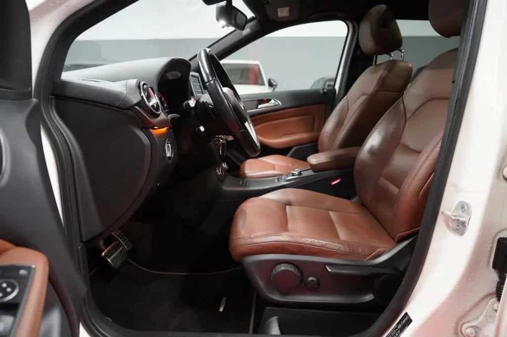 Mercedes-Benz B-Class 180 Aut. 7G Tronic Bi-Xenon*Panorama*AHK* 07/2013-photo-12