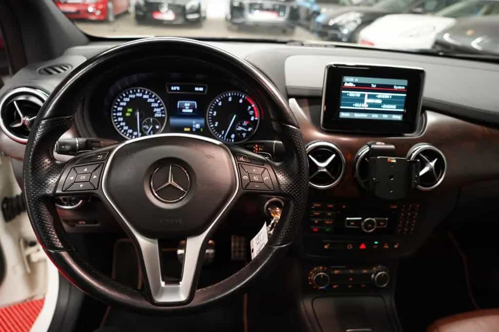 Mercedes-Benz B-Class 180 Aut. 7G Tronic Bi-Xenon*Panorama*AHK* 07/2013-photo-16