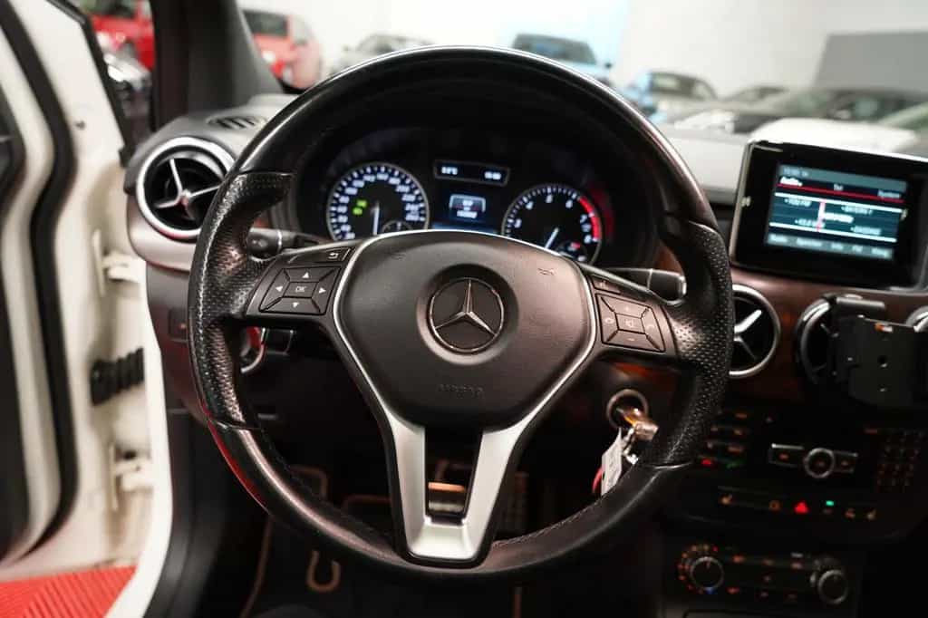 Mercedes-Benz B-Class 180 Aut. 7G Tronic Bi-Xenon*Panorama*AHK* 07/2013-photo-17