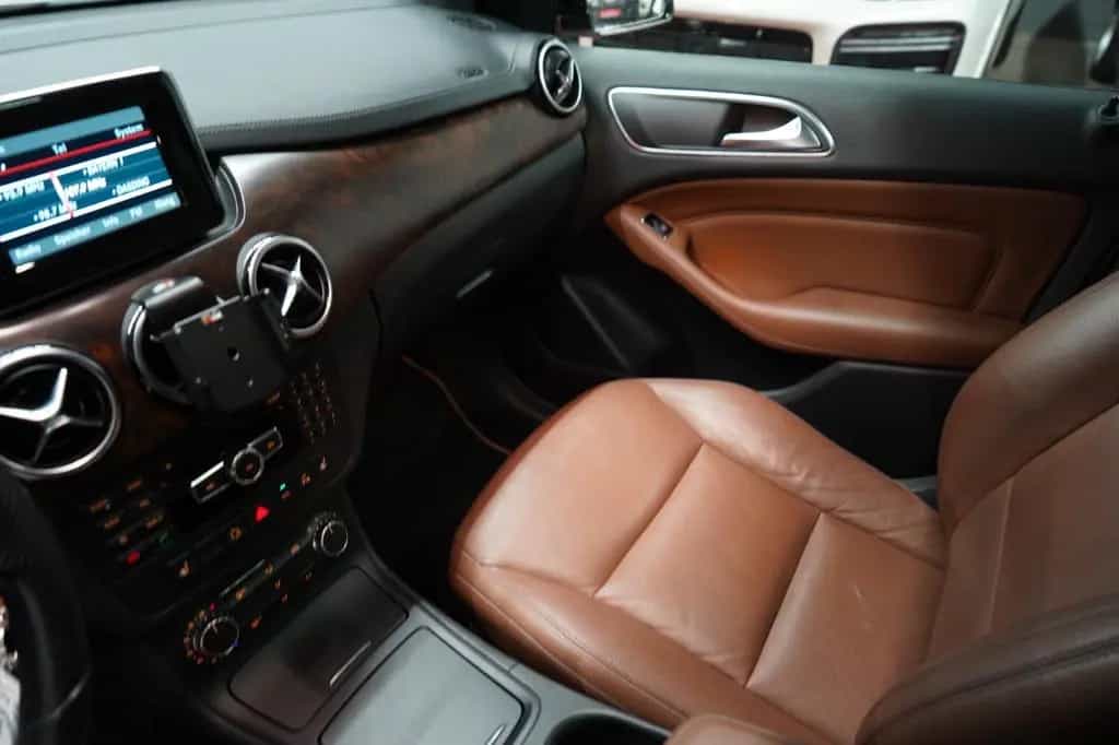 Mercedes-Benz B-Class 180 Aut. 7G Tronic Bi-Xenon*Panorama*AHK* 07/2013-photo-24