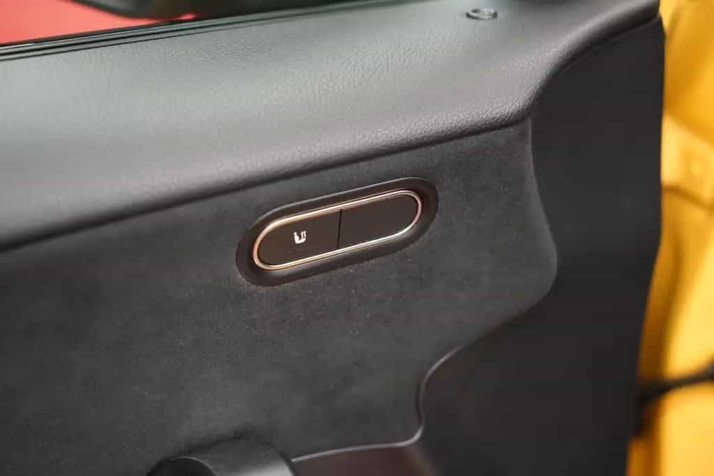 Mercedes-Benz A-Class 35 AMG 4Matic Unfallfrei*LED*Pano* 03/2019-photo-15