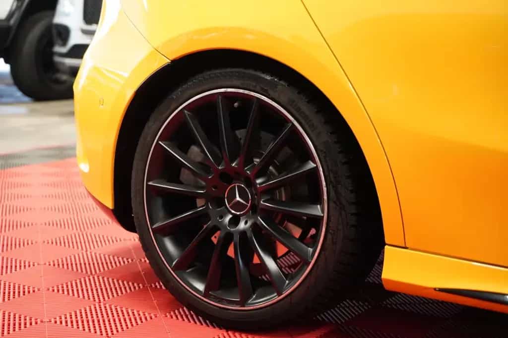 Mercedes-Benz A-Class 35 AMG 4Matic Unfallfrei*LED*Pano* 03/2019-photo-4