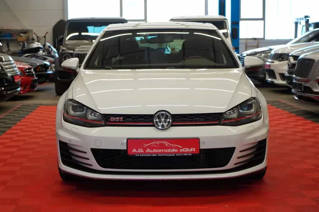Volkswagen Golf 01/2016-photo-1