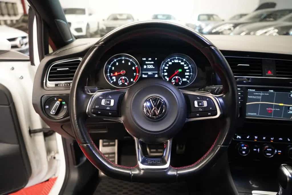 Volkswagen Golf 01/2016-photo-19