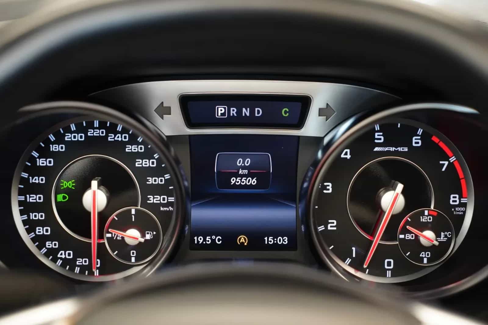 Mercedes-Benz SL-Class 63 AMG 06/2014-photo-32