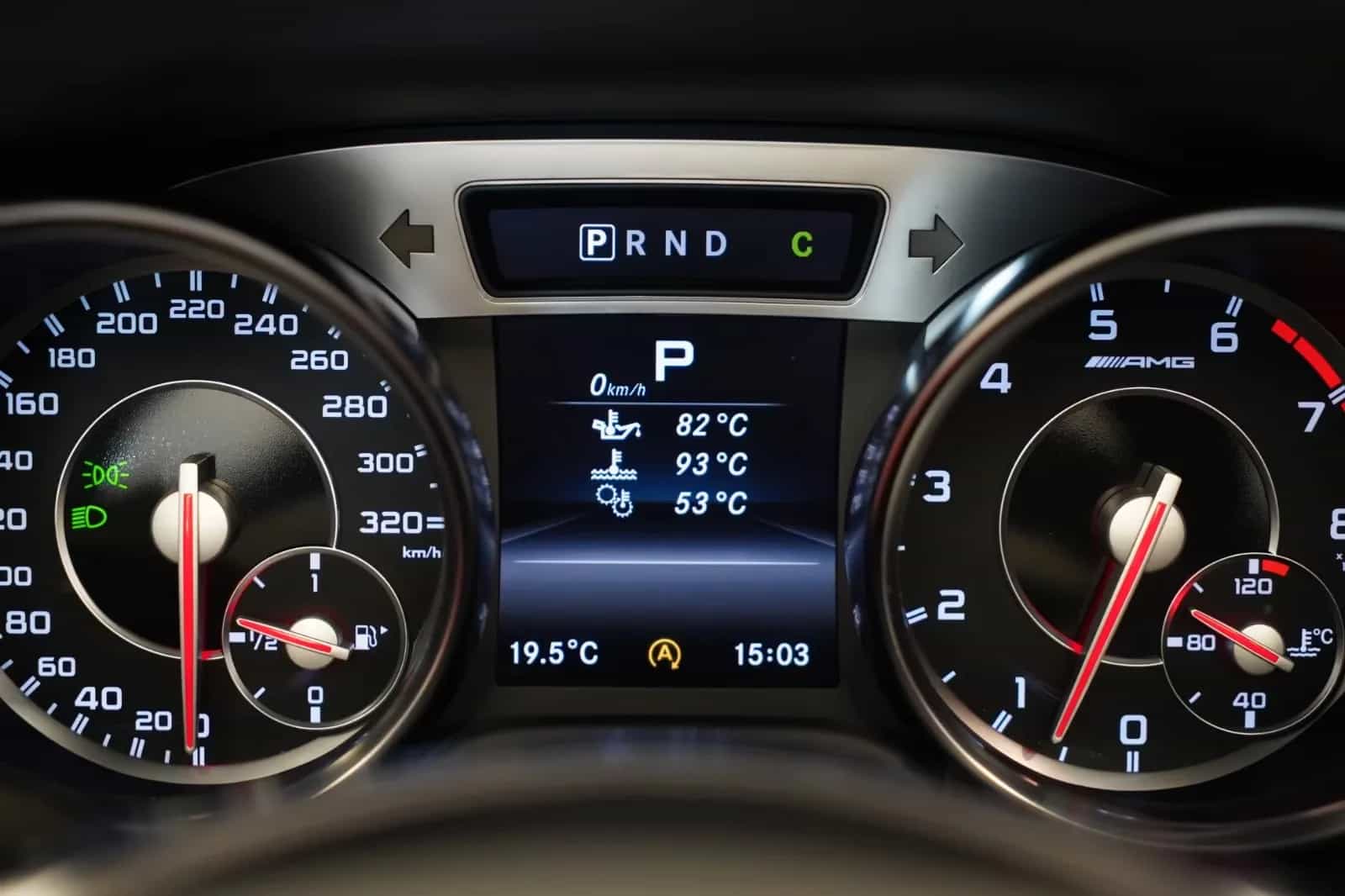 Mercedes-Benz SL-Class 63 AMG 06/2014-photo-33