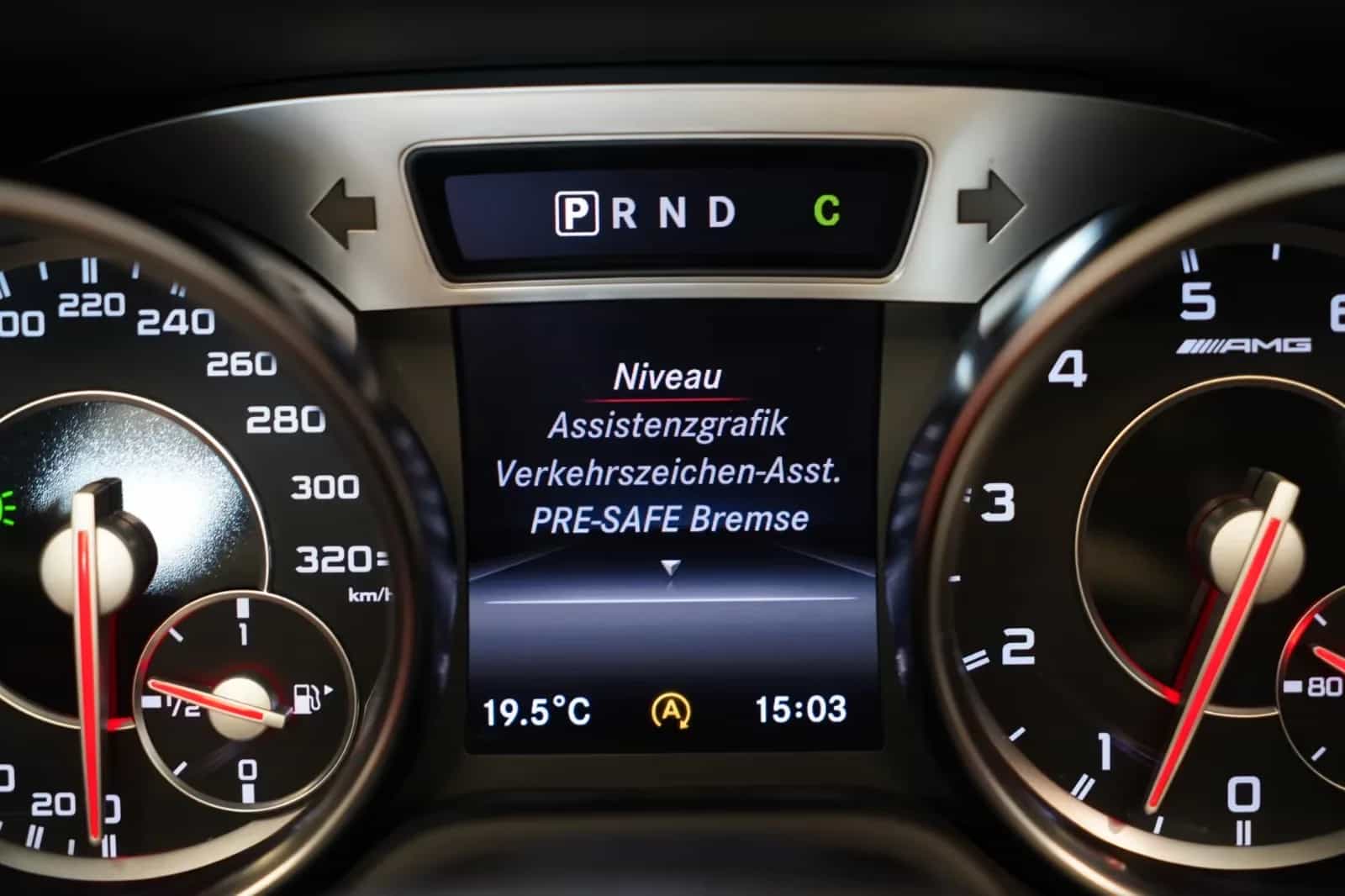 Mercedes-Benz SL-Class 63 AMG 06/2014-photo-34