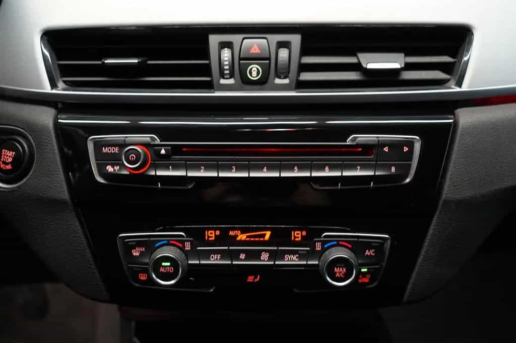 BMW X1 16d S-Drive 2.Hand*Unfallfrei*Navi*Sportsitz* 11/2017-photo-25