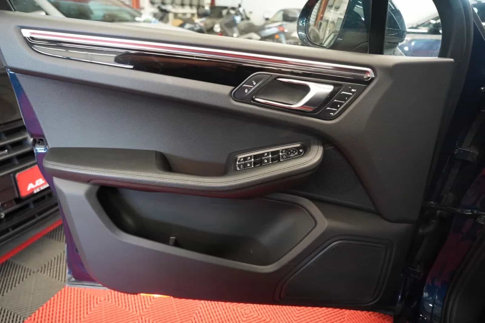 Porsche Macan 07/2015-photo-16