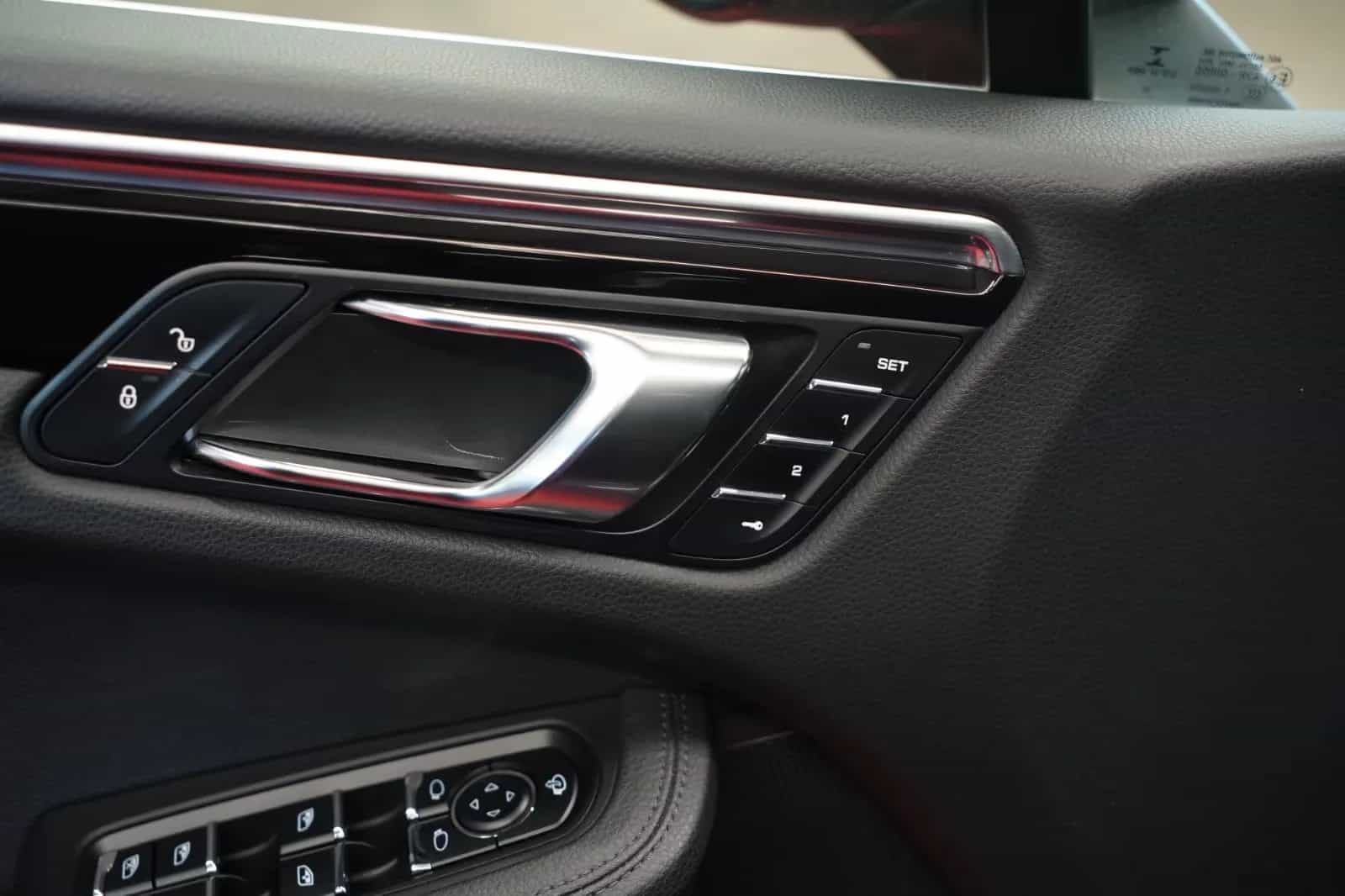 Porsche Macan 07/2015-photo-17