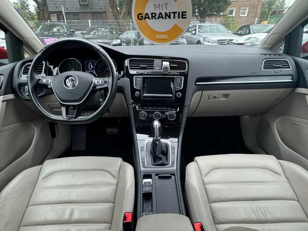 Volkswagen Golf VII Lim. Highline BMT*Bi Xenon*LEDER*SHZ*MF 02/2015-photo-21