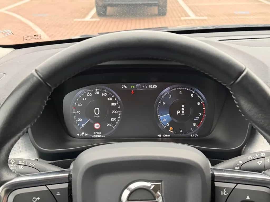 Volvo XC40 T4 Momentum AWD *Nav*Totwinkel*AHK*LED*360° 11/2018-photo-11