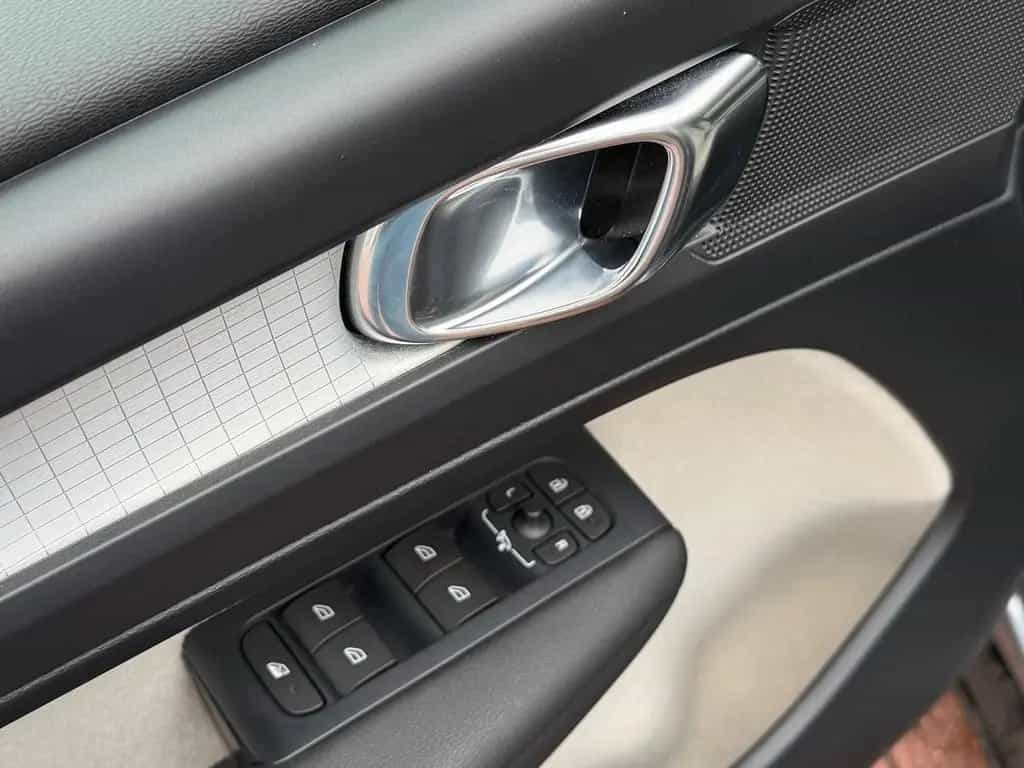 Volvo XC40 T4 Momentum AWD *Nav*Totwinkel*AHK*LED*360° 11/2018-photo-15