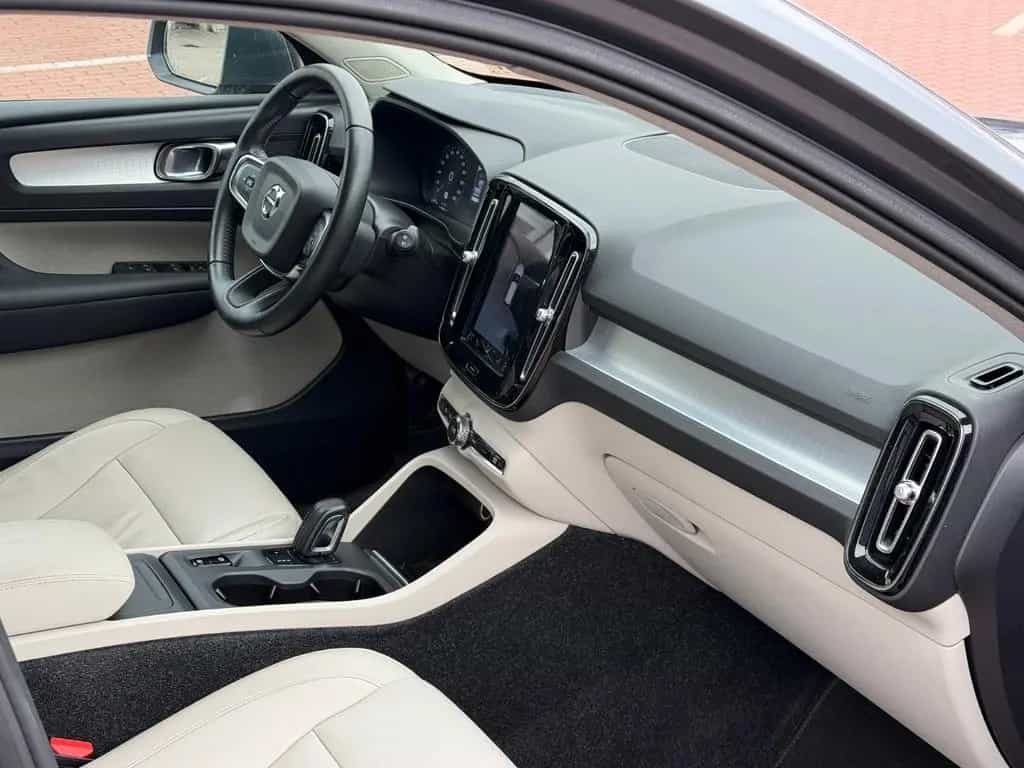 Volvo XC40 T4 Momentum AWD *Nav*Totwinkel*AHK*LED*360° 11/2018-photo-19