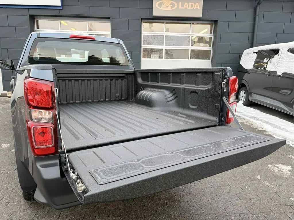 Isuzu D-Max Space Cab Automatik 1.9 L 120kW null-photo-13