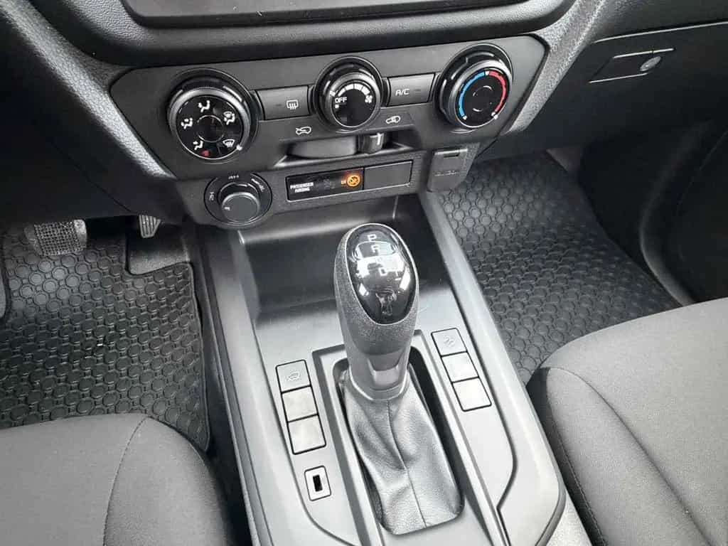 Isuzu D-Max Space Cab Automatik 1.9 L 120kW null-photo-18