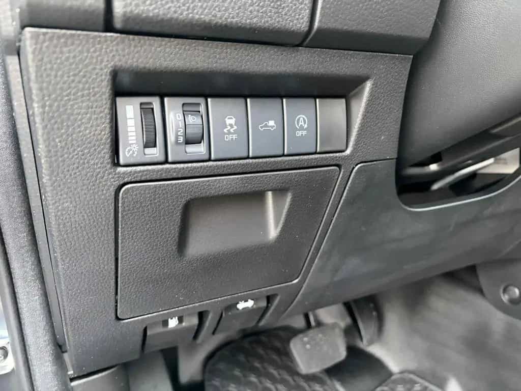Isuzu D-Max Space Cab Automatik 1.9 L 120kW null-photo-25