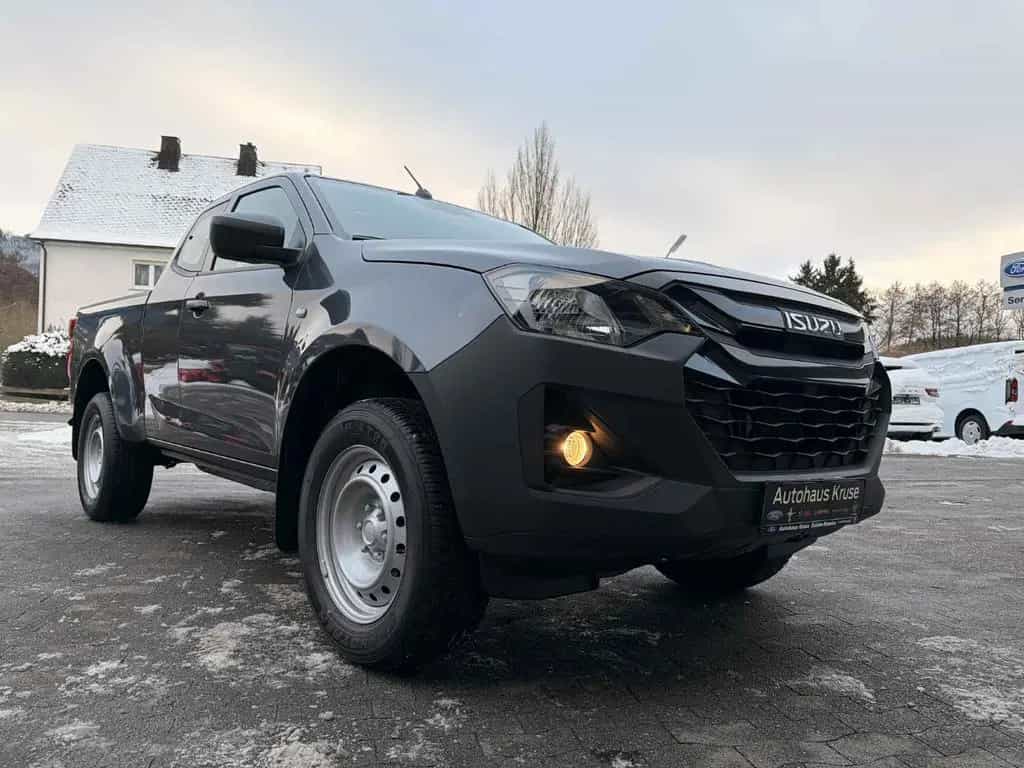 Isuzu D-Max Space Cab Automatik 1.9 L 120kW null-photo-4