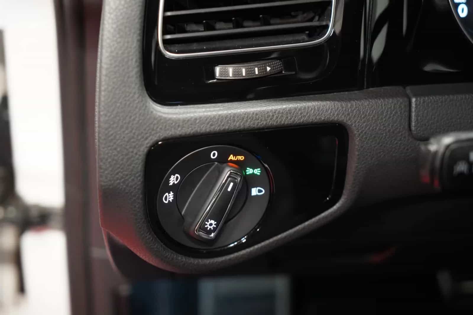 Volkswagen Golf 01/2014-photo-17