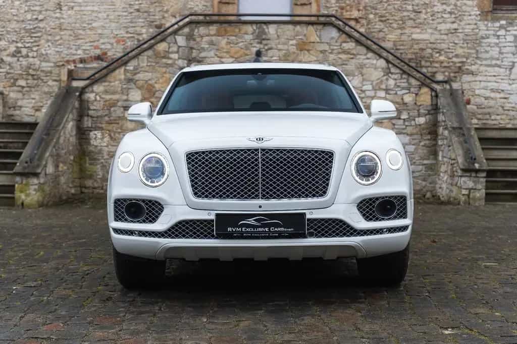 Bentley Bentayga V8 HUD 360° MASSAGE ACC TOTW 11/2018-photo-1