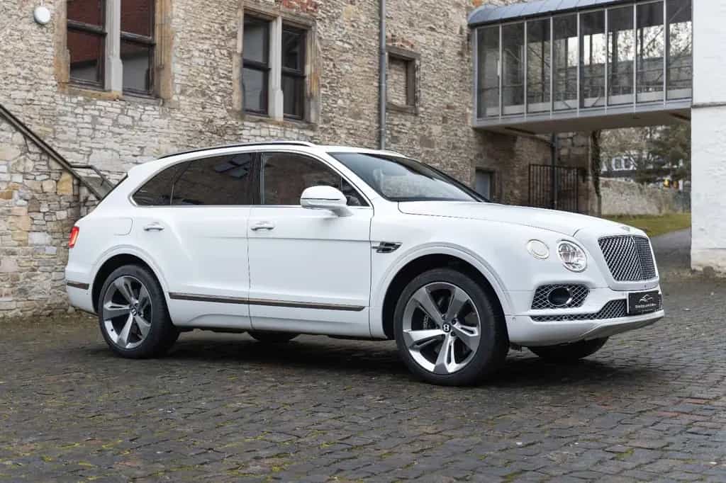 Bentley Bentayga V8 HUD 360° MASSAGE ACC TOTW 11/2018-photo-2
