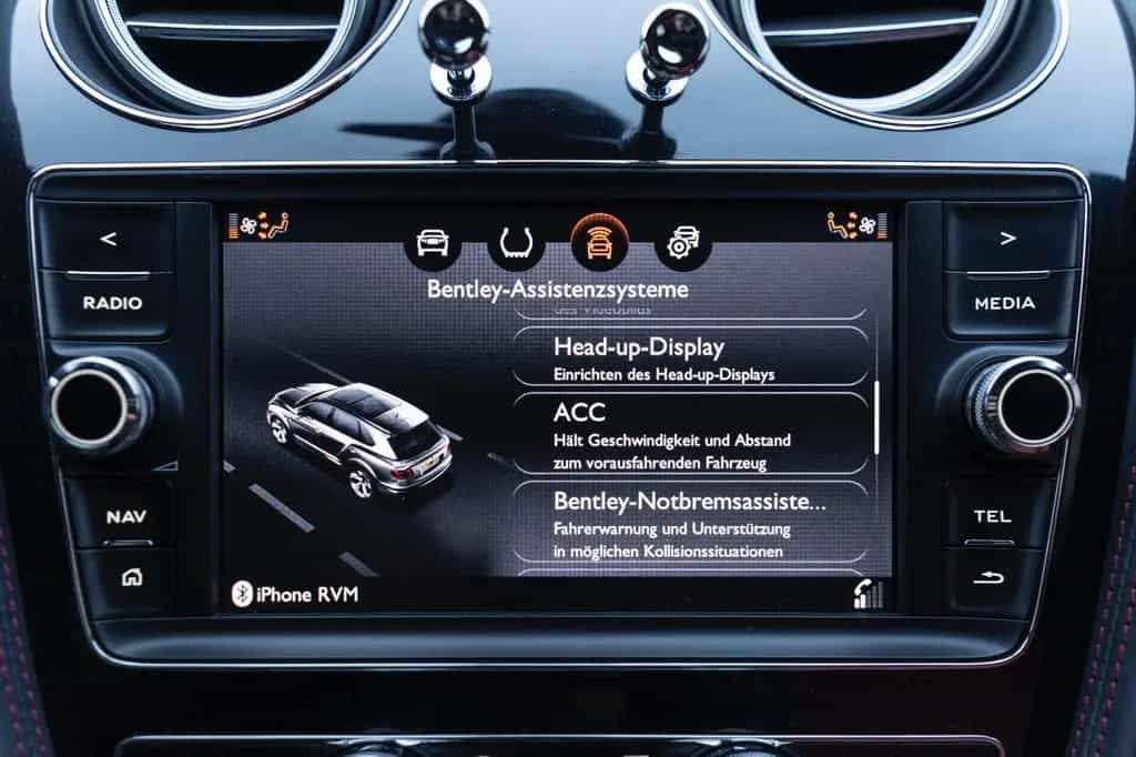 Bentley Bentayga V8 HUD 360° MASSAGE ACC TOTW 11/2018-photo-28