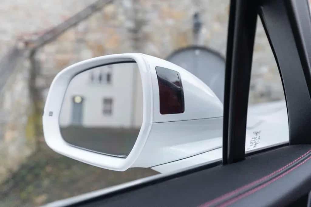 Bentley Bentayga V8 HUD 360° MASSAGE ACC TOTW 11/2018-photo-31