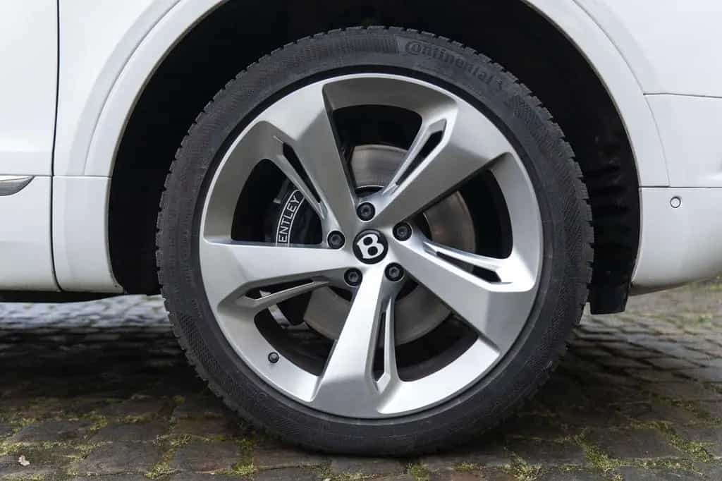 Bentley Bentayga V8 HUD 360° MASSAGE ACC TOTW 11/2018-photo-33