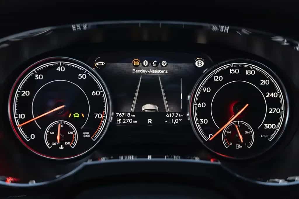 Bentley Bentayga V8 HUD 360° MASSAGE ACC TOTW 11/2018-photo-36